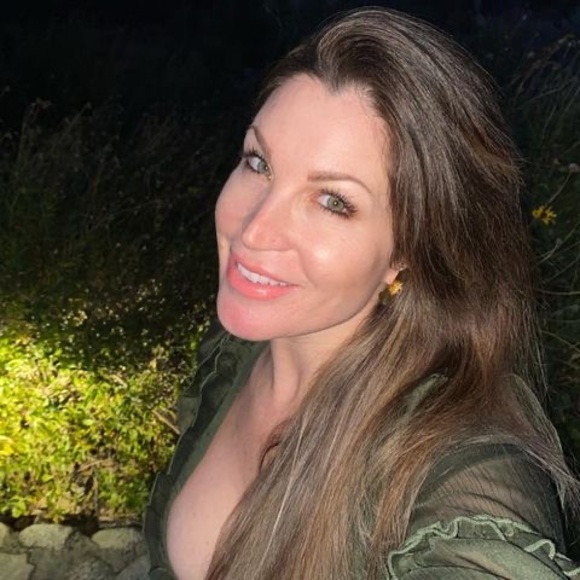 Meet your Posher, Kristen - Picture 1 of 1